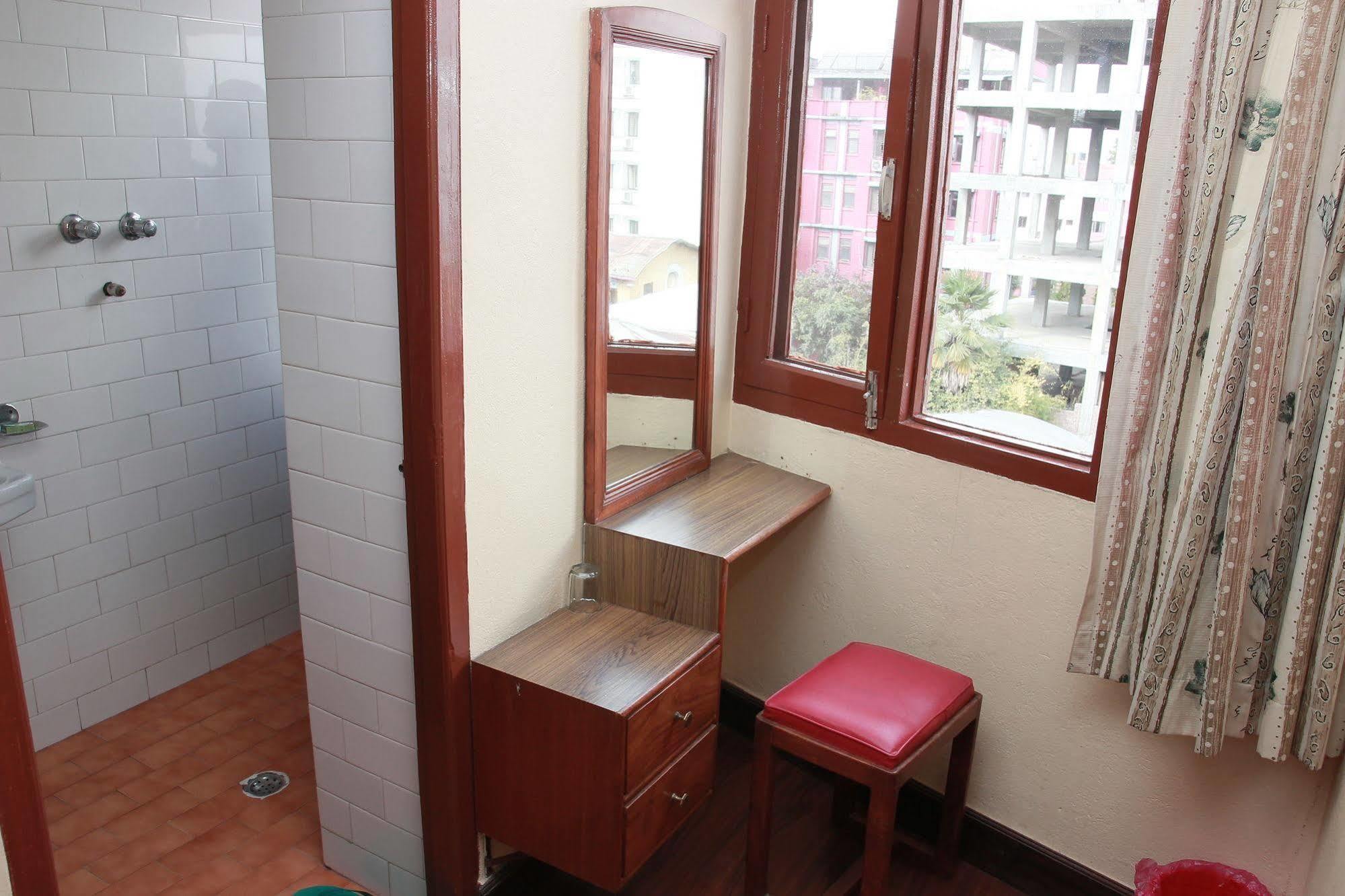 Shree Tibet Family Guest House Катманду Екстериор снимка